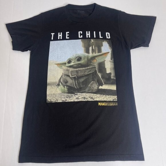 Mandalorian "The Child" Black Baby Yoda T-shirt - Size Small Star Wars - Picture 1 of 10